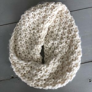 Knitted scarf